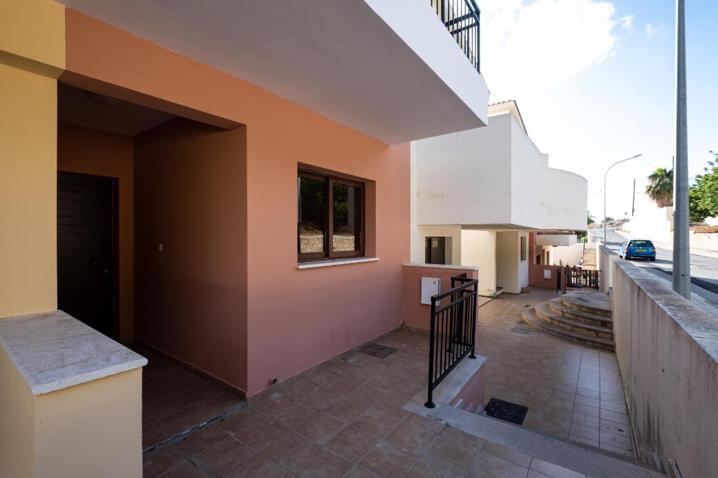 2 Bedroom Maisonette, Peyeia, Ppahos image 2