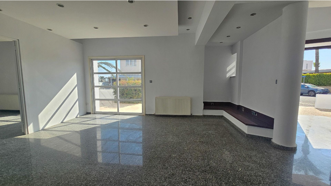 4-Bedroom Semi-Detached House - Pano Deftera, Nicosia image 21