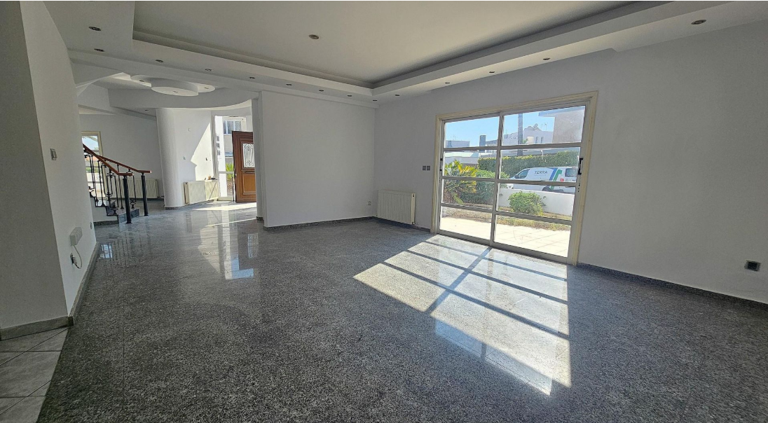 4-Bedroom Semi-Detached House - Pano Deftera, Nicosia image 29