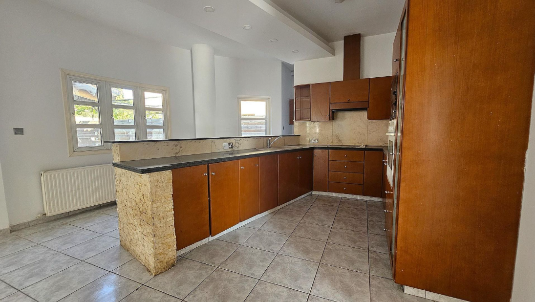 4-Bedroom Semi-Detached House - Pano Deftera, Nicosia image 12