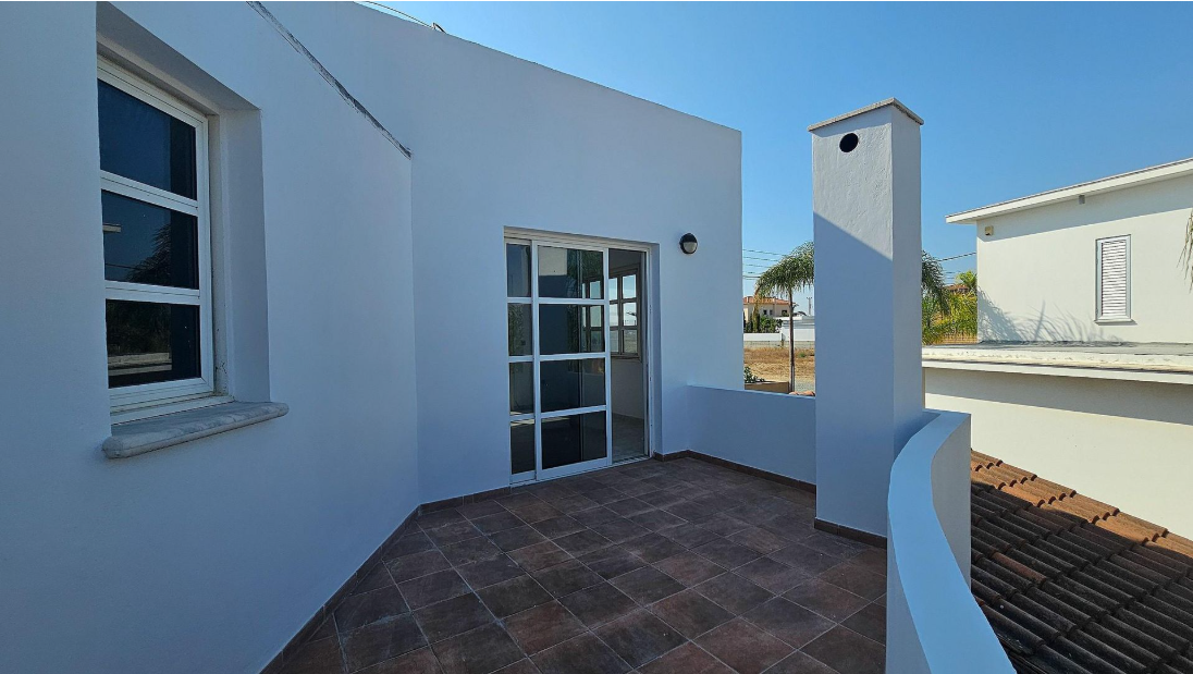 4-Bedroom Semi-Detached House - Pano Deftera, Nicosia image 23