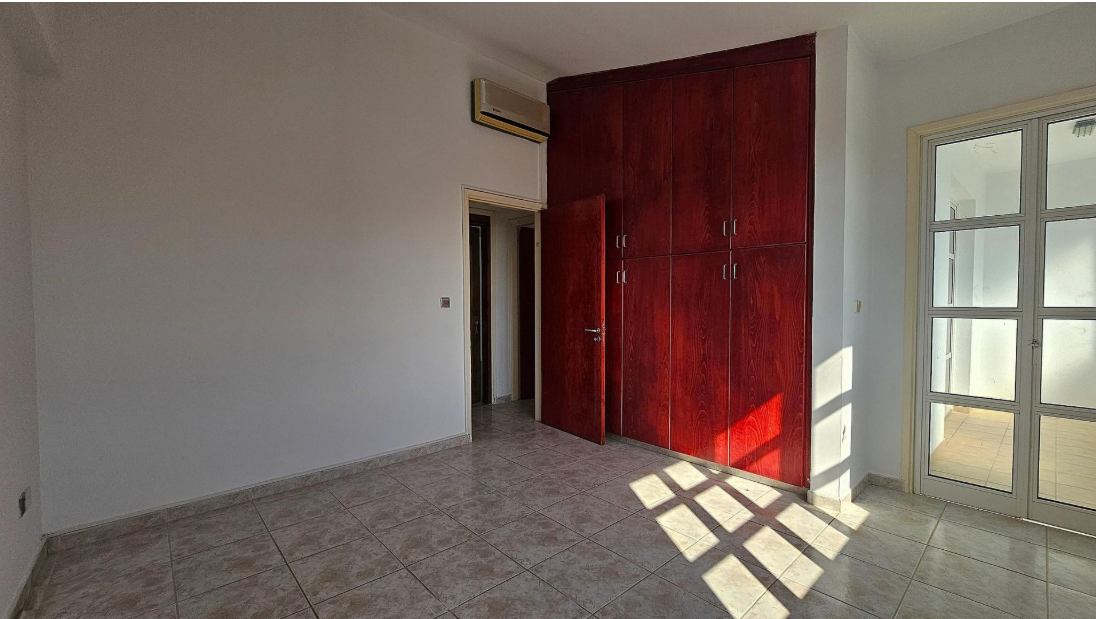 4-Bedroom Semi-Detached House - Pano Deftera, Nicosia image 19