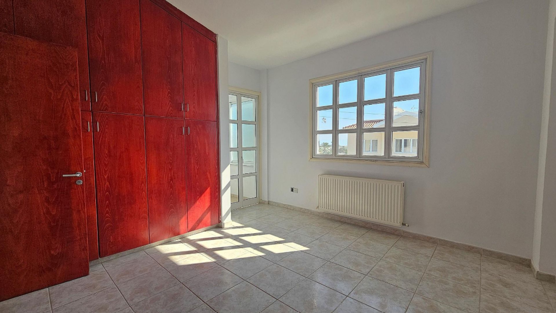 4-Bedroom Semi-Detached House - Pano Deftera, Nicosia image 26