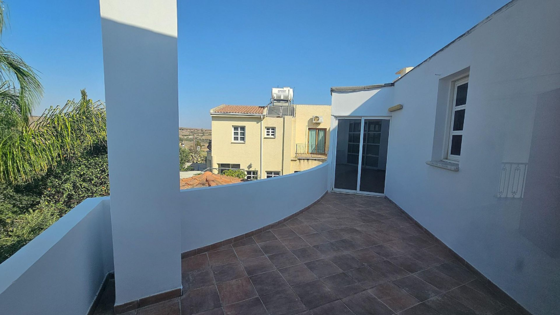 4-Bedroom Semi-Detached House - Pano Deftera, Nicosia image 22