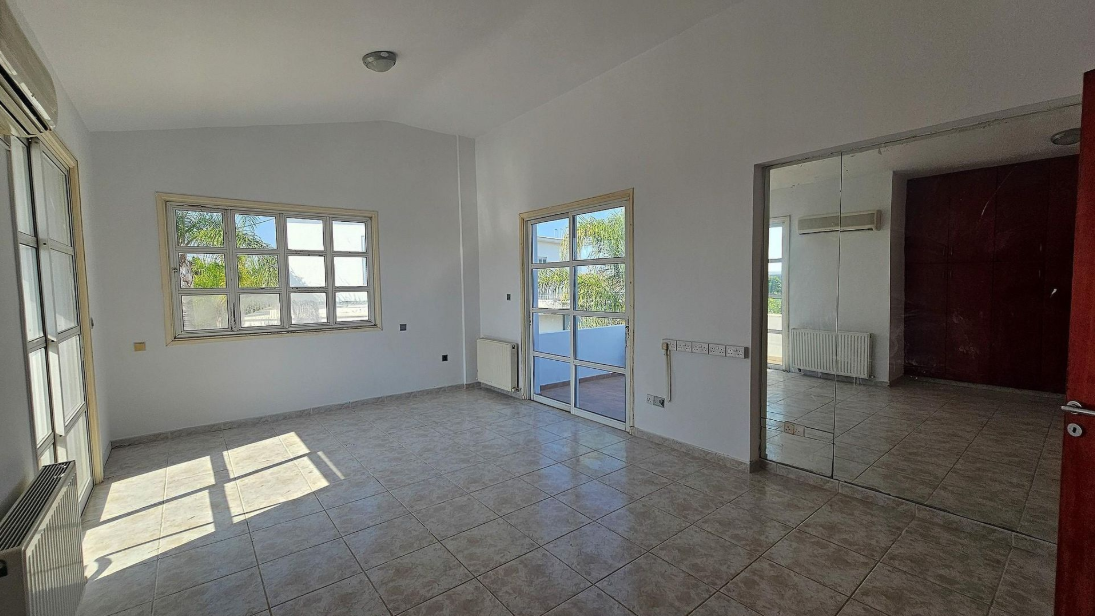 4-Bedroom Semi-Detached House - Pano Deftera, Nicosia image 25