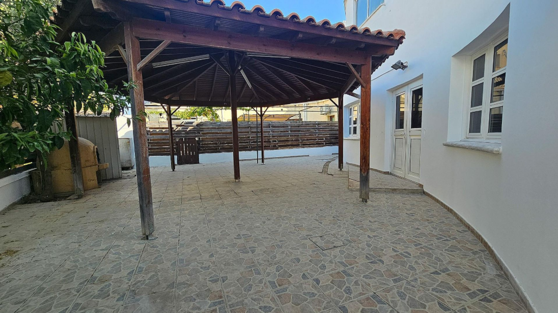 4-Bedroom Semi-Detached House - Pano Deftera, Nicosia image 6