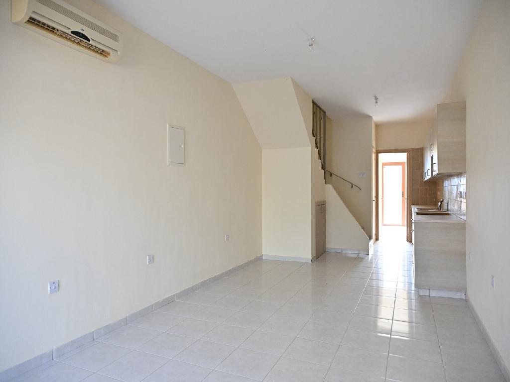 3-bedroom Maisonette image 13
