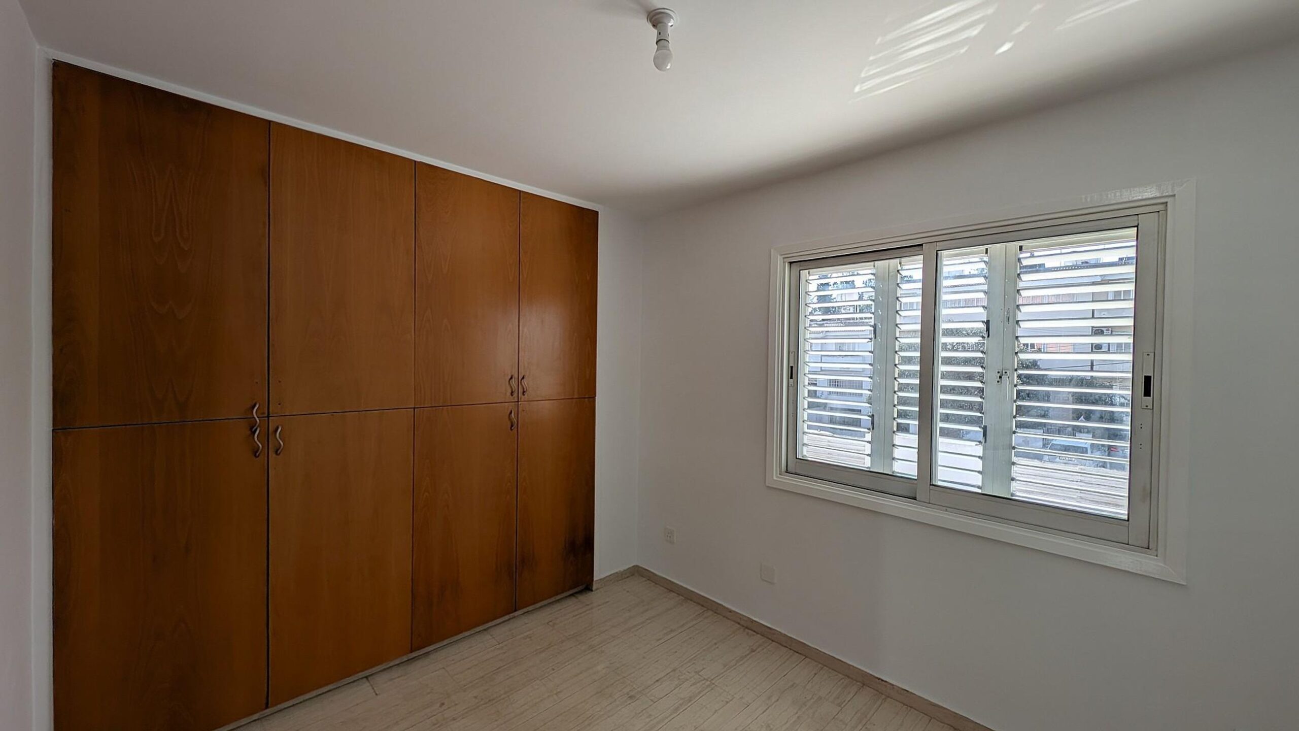 STYLISH 3-BEDROOM APARTMENT - STROVOLOS, NICOSIA image 10