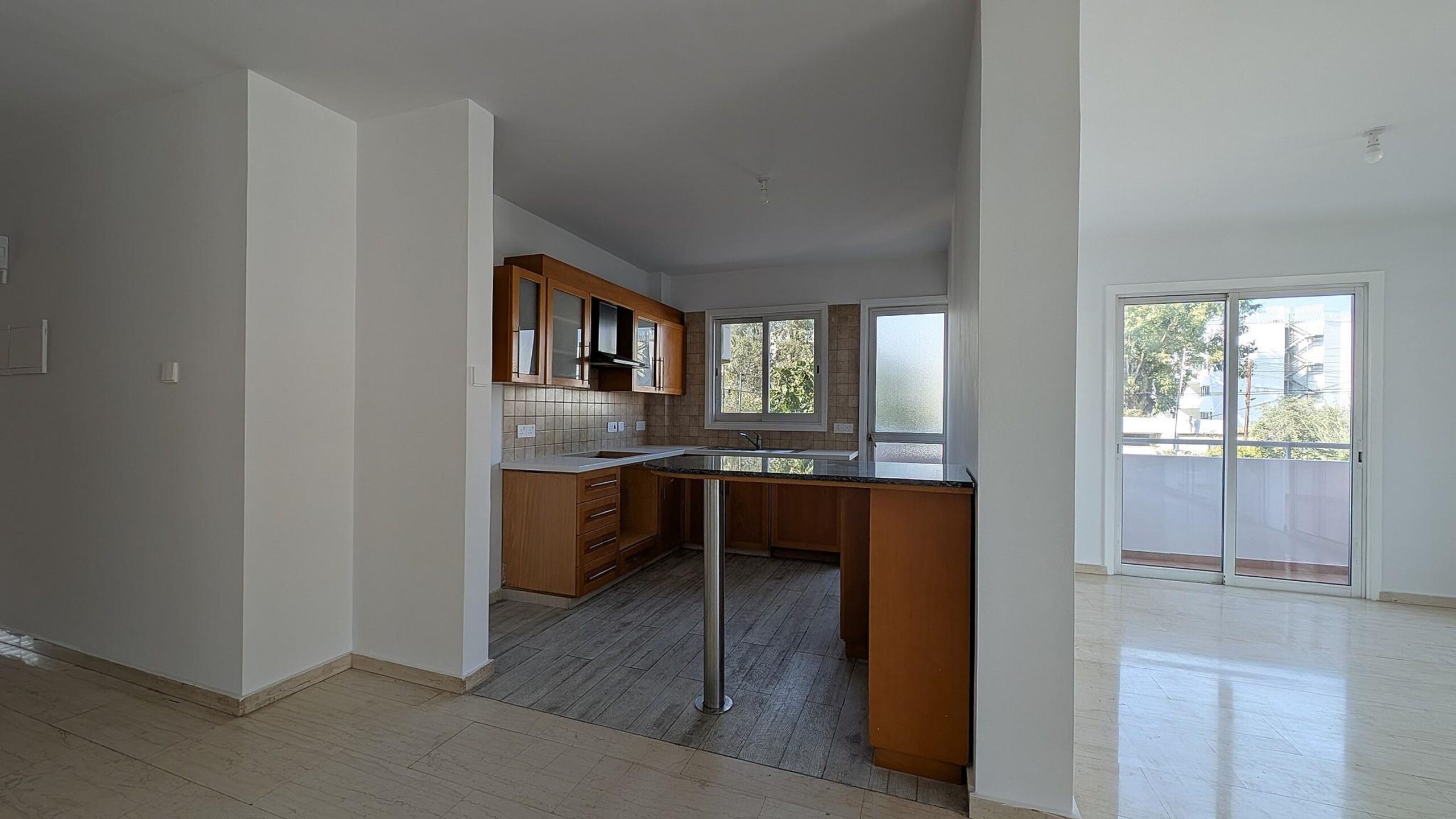 STYLISH 3-BEDROOM APARTMENT - STROVOLOS, NICOSIA image 9