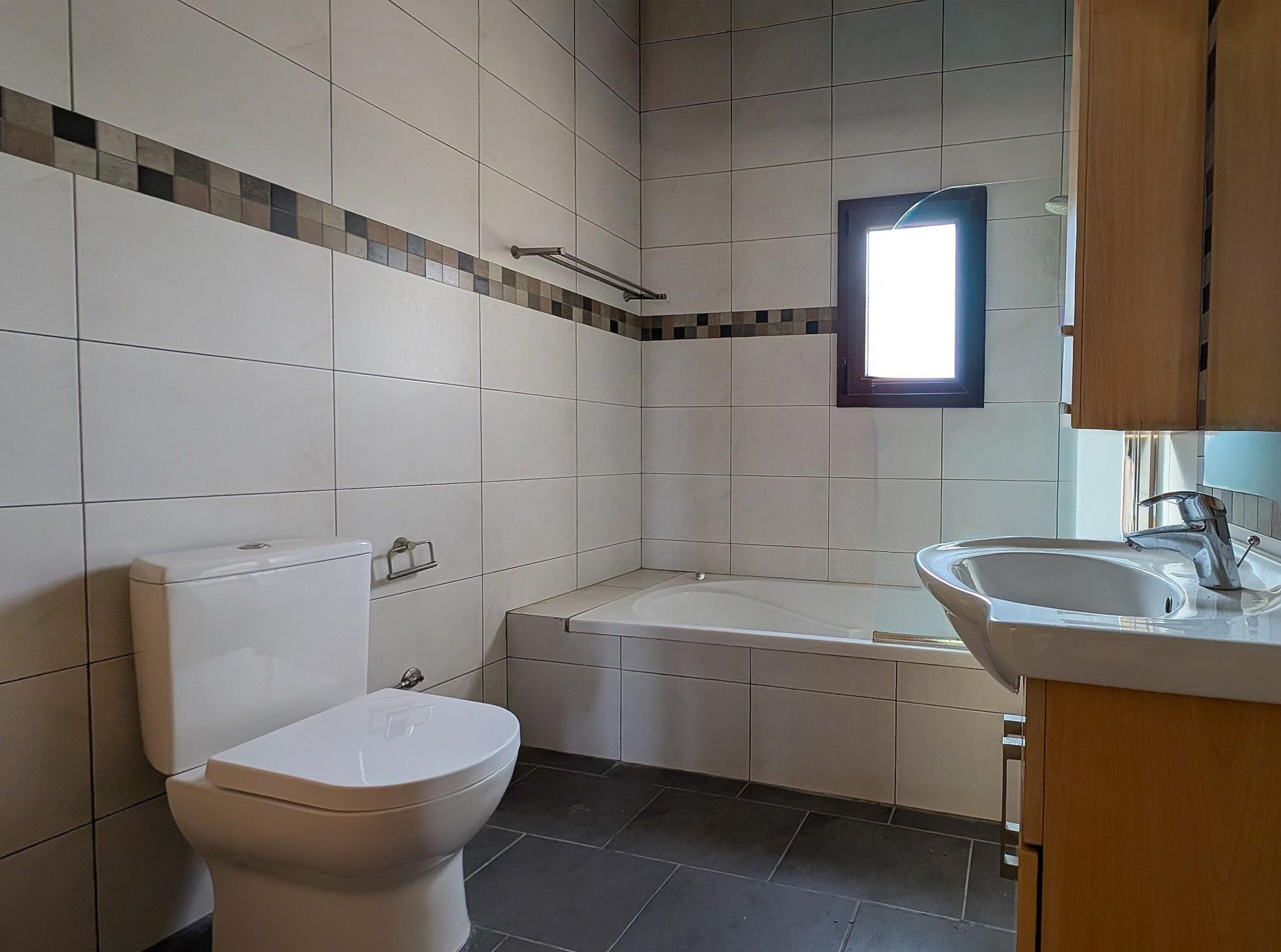 ΔΙΠΛΟΚΑΤΟΙΚΙΑ ΔΥΟ ΟΡΟΦΩΝ - ΠΕΡΒΟΛΙΑ, ΛΑΡΝΑΚΑ image 6