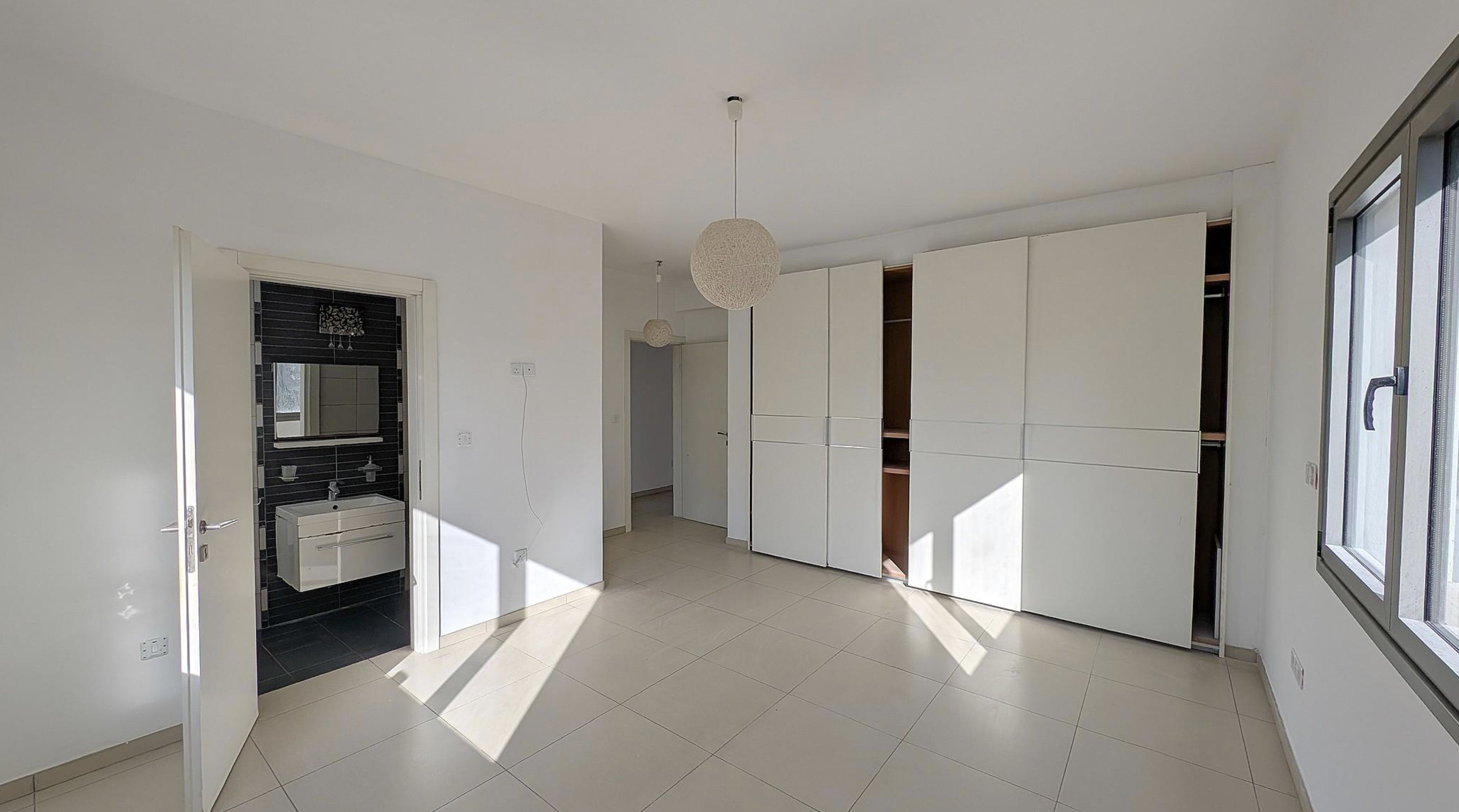 Elegant 3-Bedroom Detached Home with Pool image 12