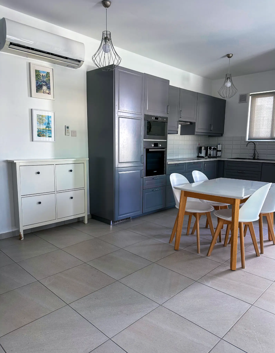 3-bedroom penthouse image 10