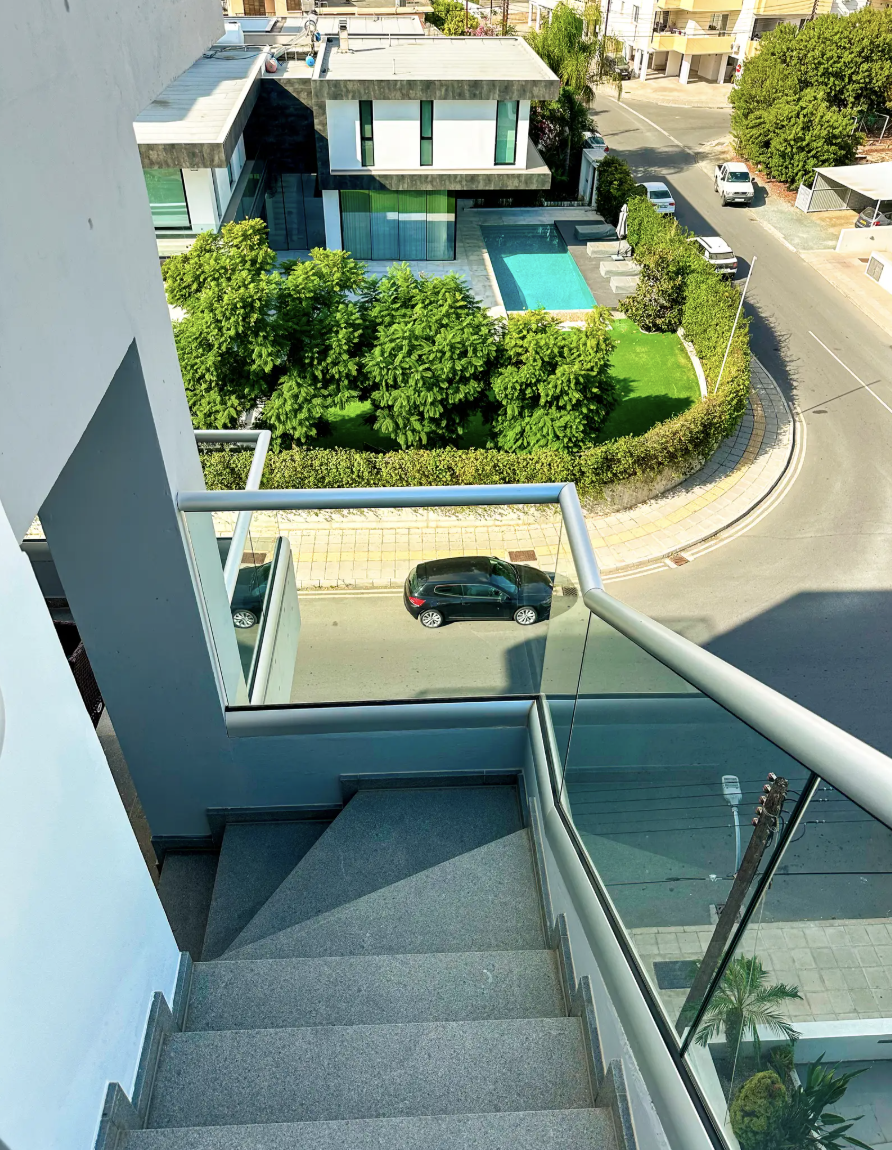 3-bedroom penthouse image 6