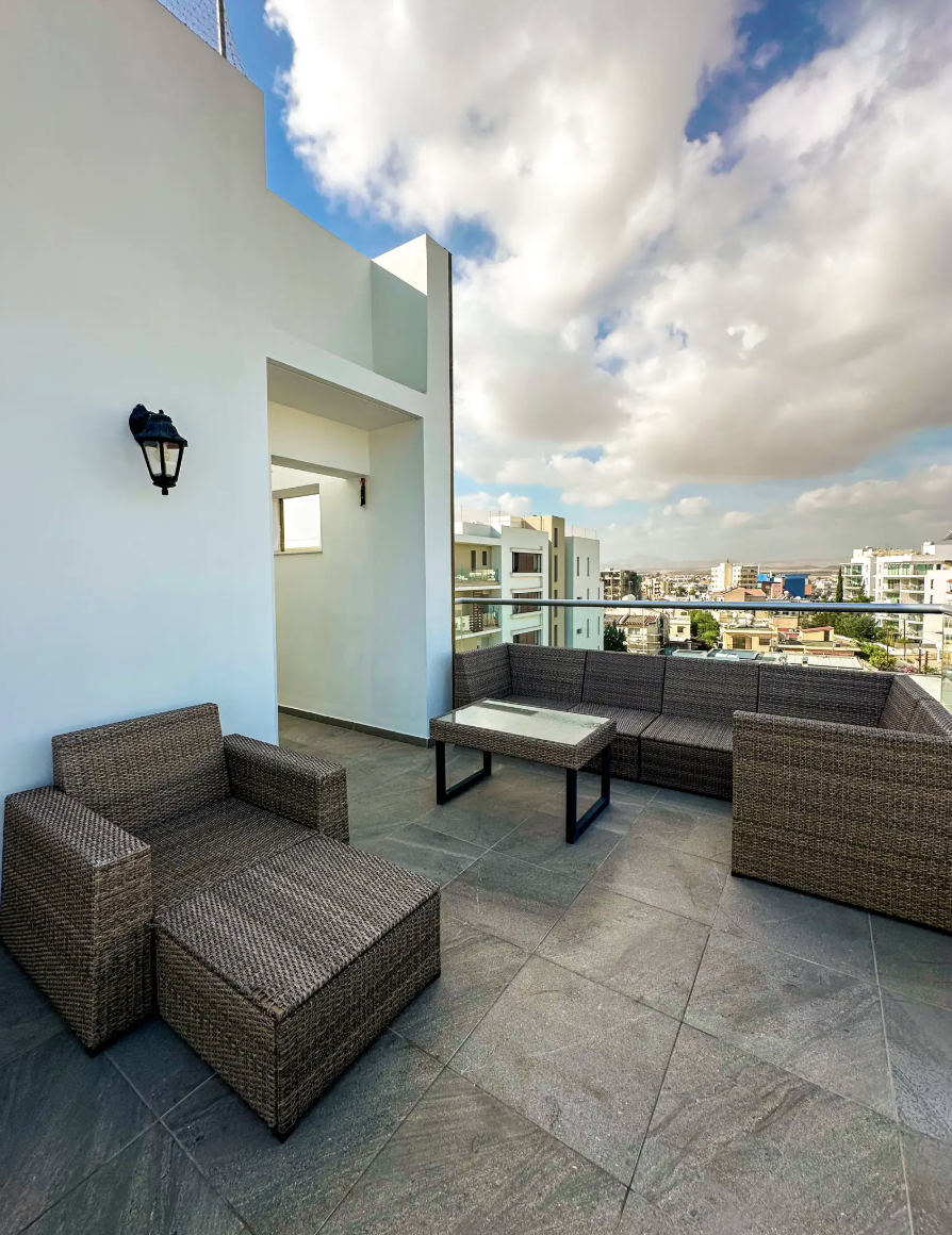 3-bedroom penthouse image 8