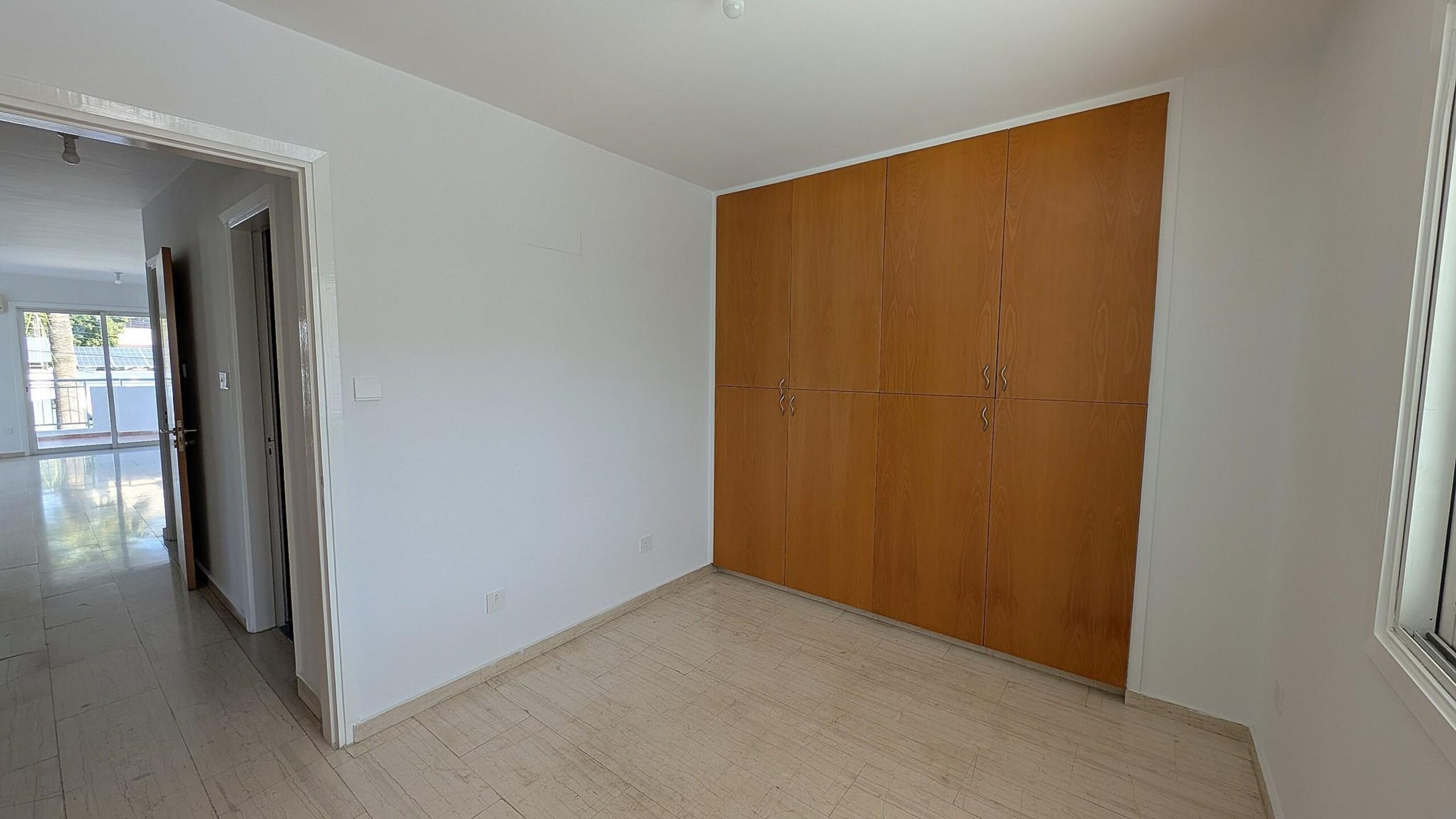 STYLISH 3-BEDROOM APARTMENT - STROVOLOS, NICOSIA image 5