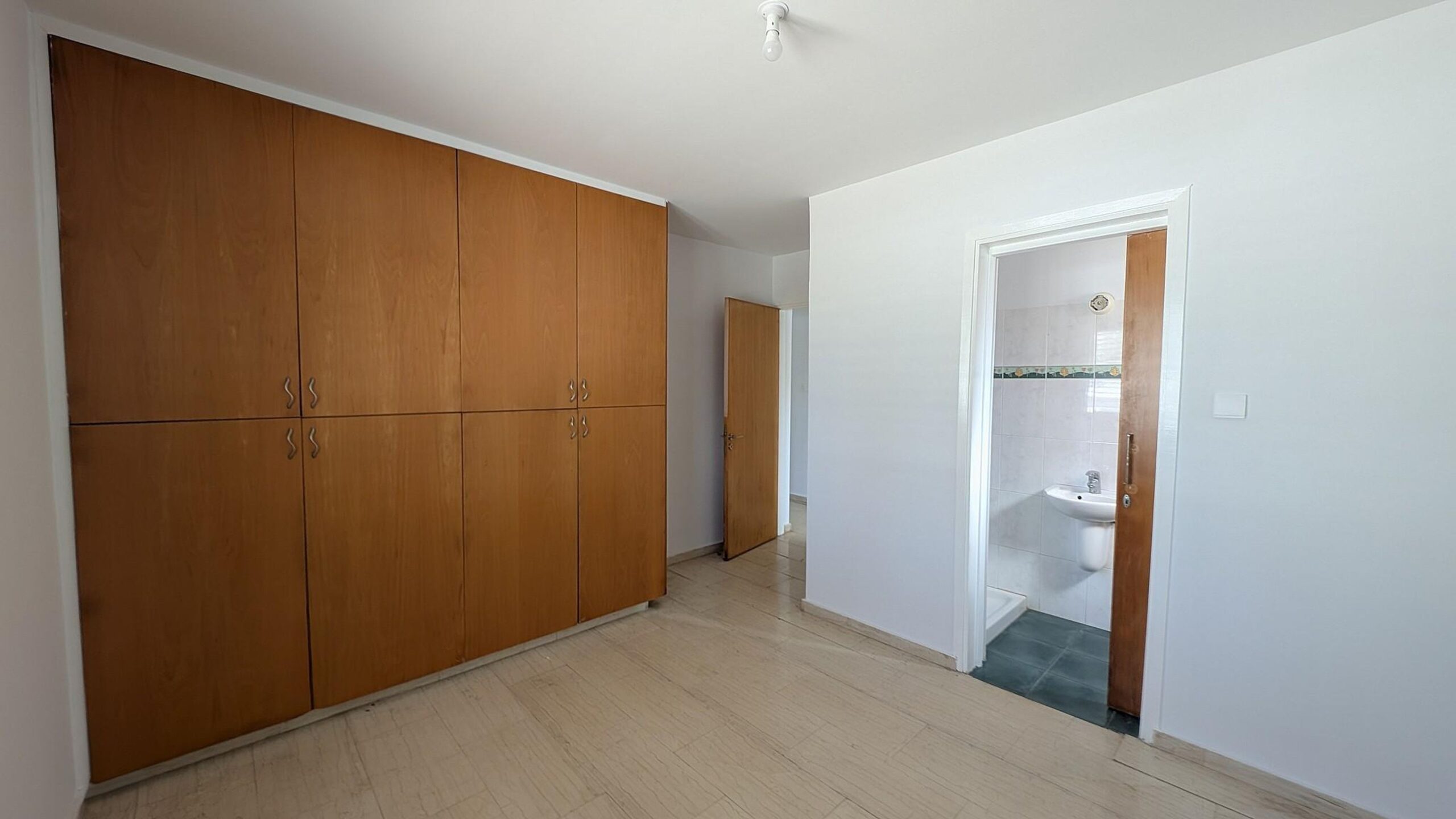 STYLISH 3-BEDROOM APARTMENT - STROVOLOS, NICOSIA image 15