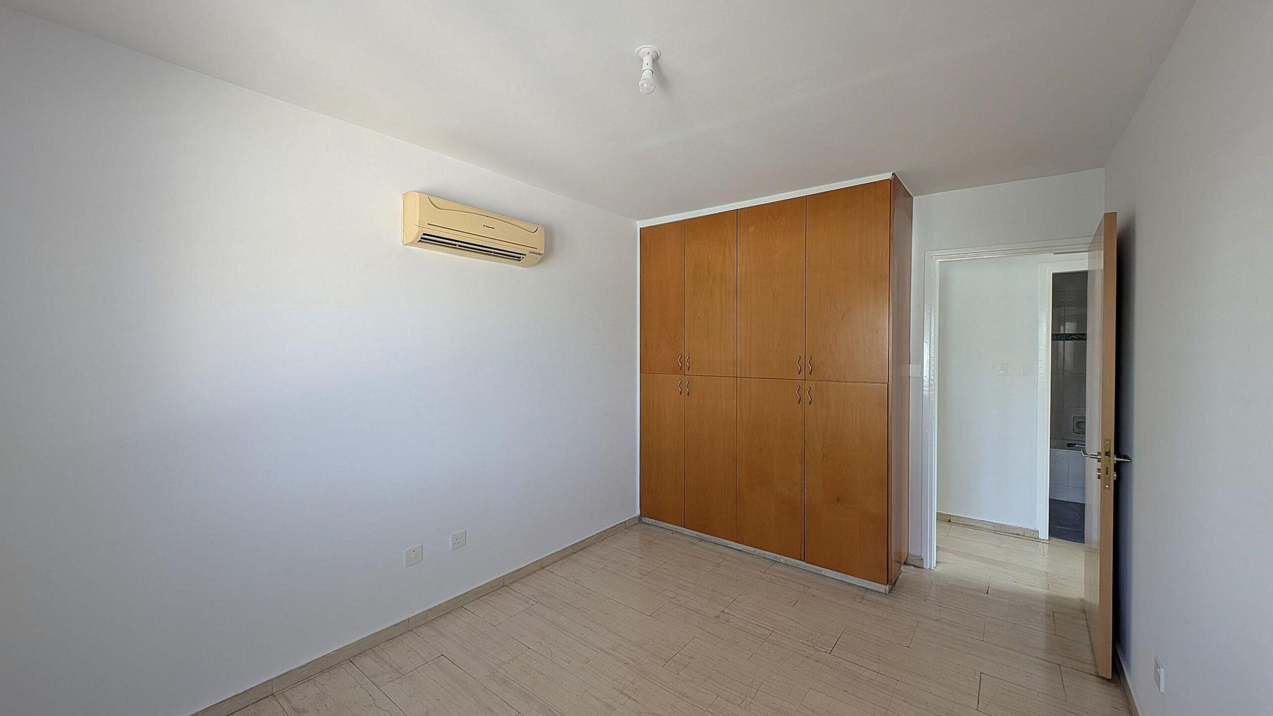 STYLISH 3-BEDROOM APARTMENT - STROVOLOS, NICOSIA image 11