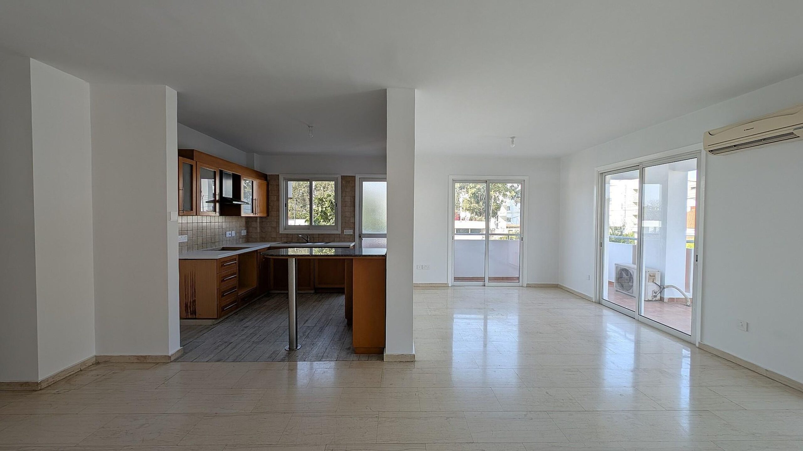 STYLISH 3-BEDROOM APARTMENT - STROVOLOS, NICOSIA image 6