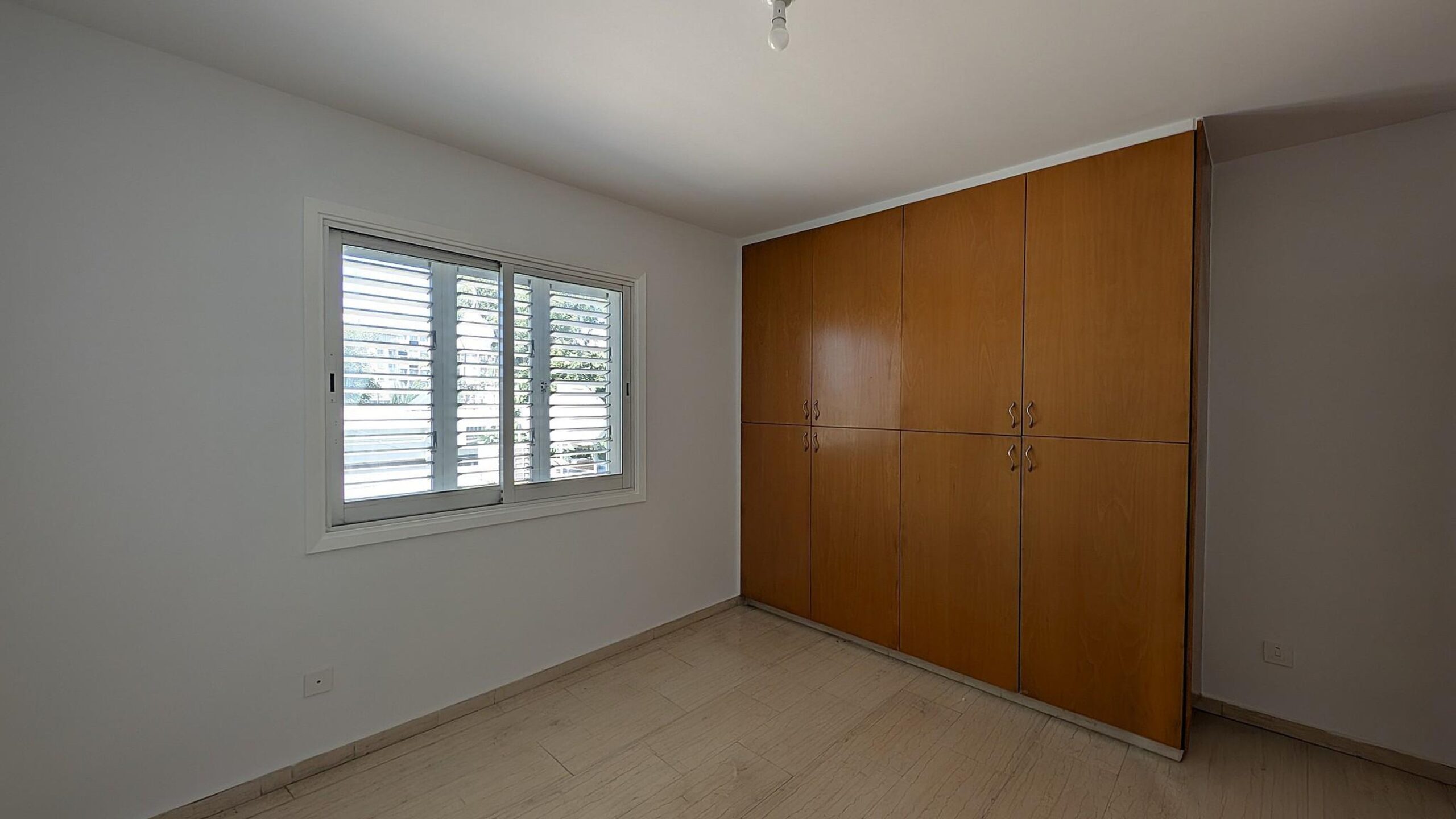 STYLISH 3-BEDROOM APARTMENT - STROVOLOS, NICOSIA image 13