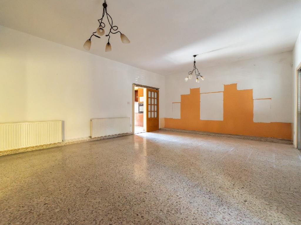 Ground Floor 3-Bedroom House in Aglantzia, Nicosia image 9