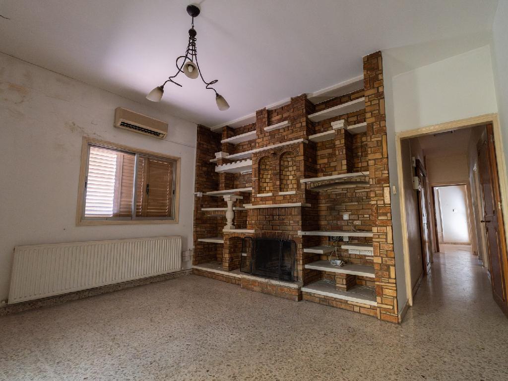 Ground Floor 3-Bedroom House in Aglantzia, Nicosia image 6