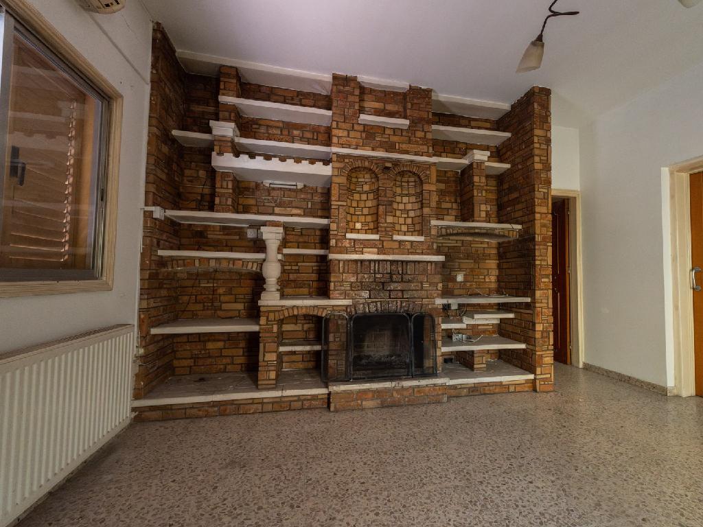 Ground Floor 3-Bedroom House in Aglantzia, Nicosia image 5