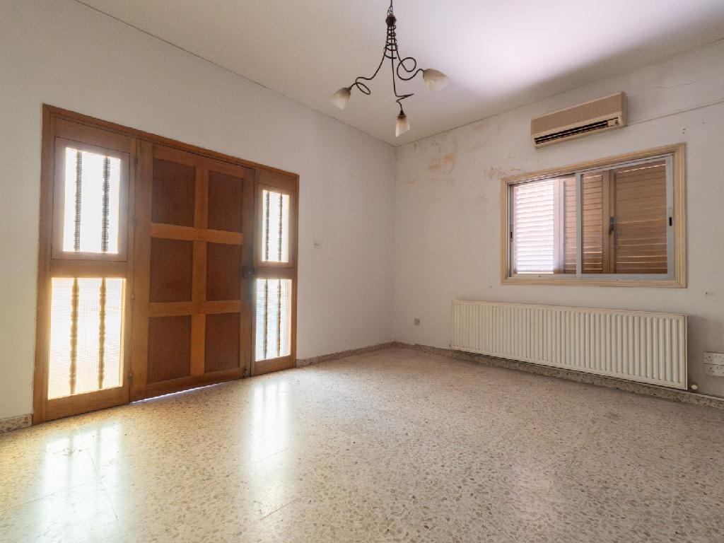 Ground Floor 3-Bedroom House in Aglantzia, Nicosia image 7