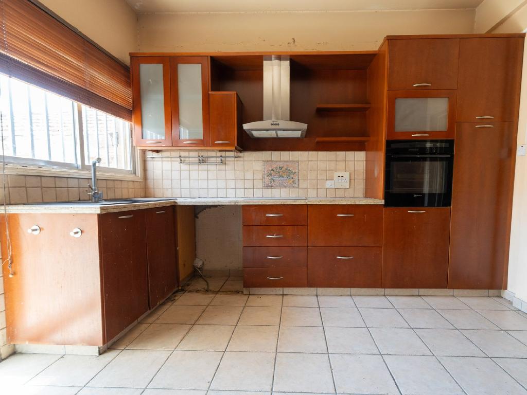 Ground Floor 3-Bedroom House in Aglantzia, Nicosia image 14