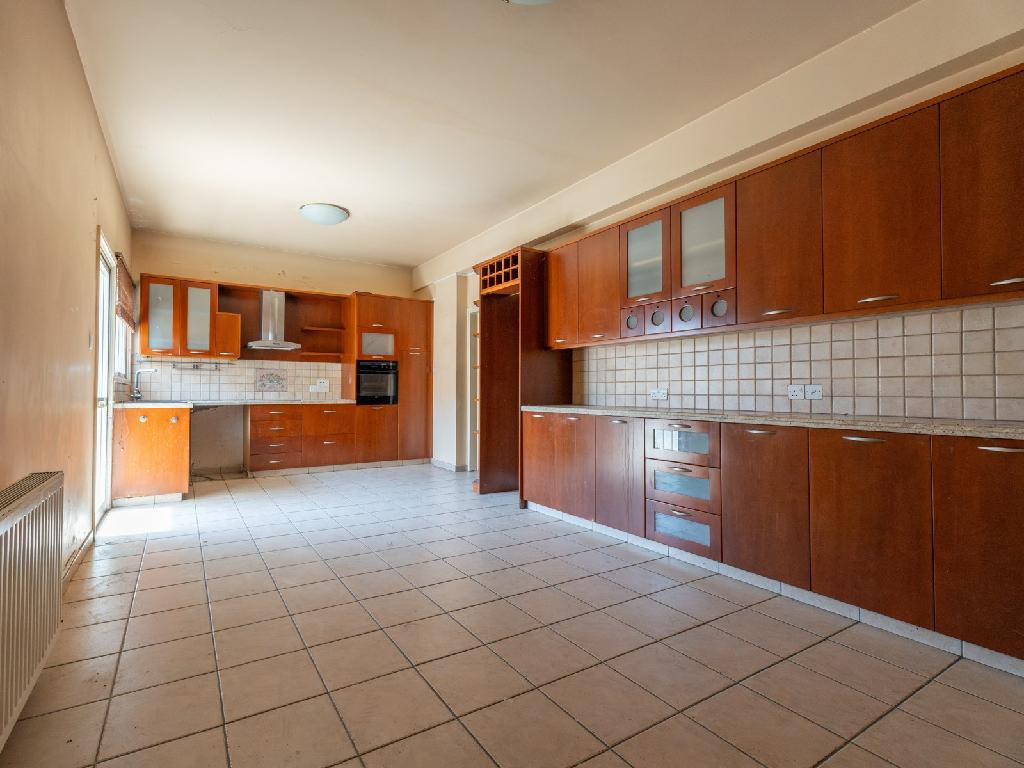 Ground Floor 3-Bedroom House in Aglantzia, Nicosia image 8