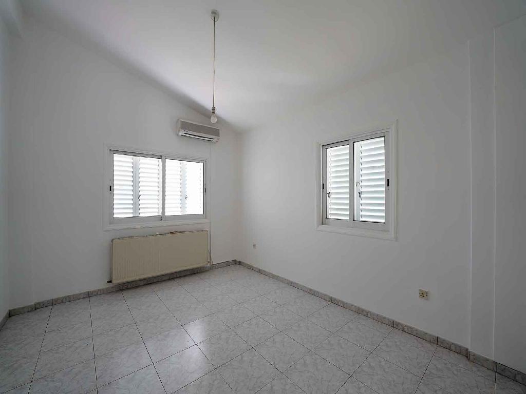 Προς Πώληση: Ανεξάρτητη Κατοικία 4 Υπνοδωματίων στην Ενορία Αγίου Βασιλείου, Στρόβολος, Λευκωσία image 23