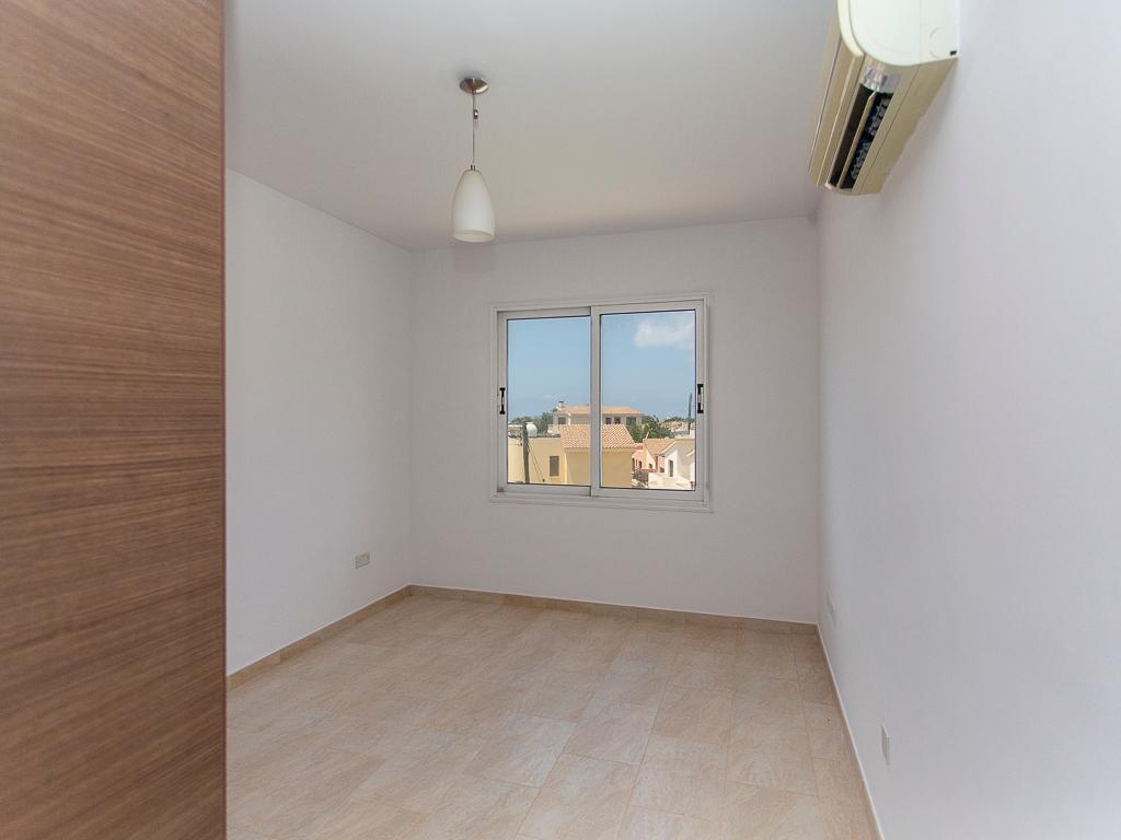 For Sale: 2-Bedroom Apartment in Peyia, Paphos image 11