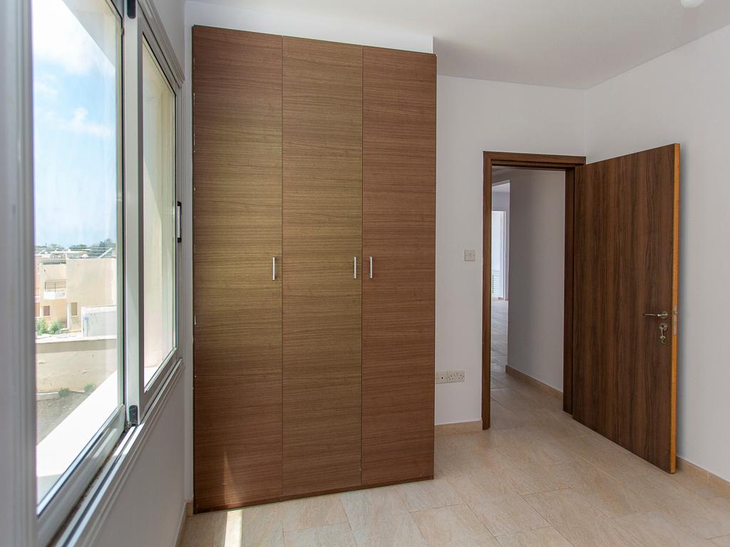 For Sale: 2-Bedroom Apartment in Peyia, Paphos image 9