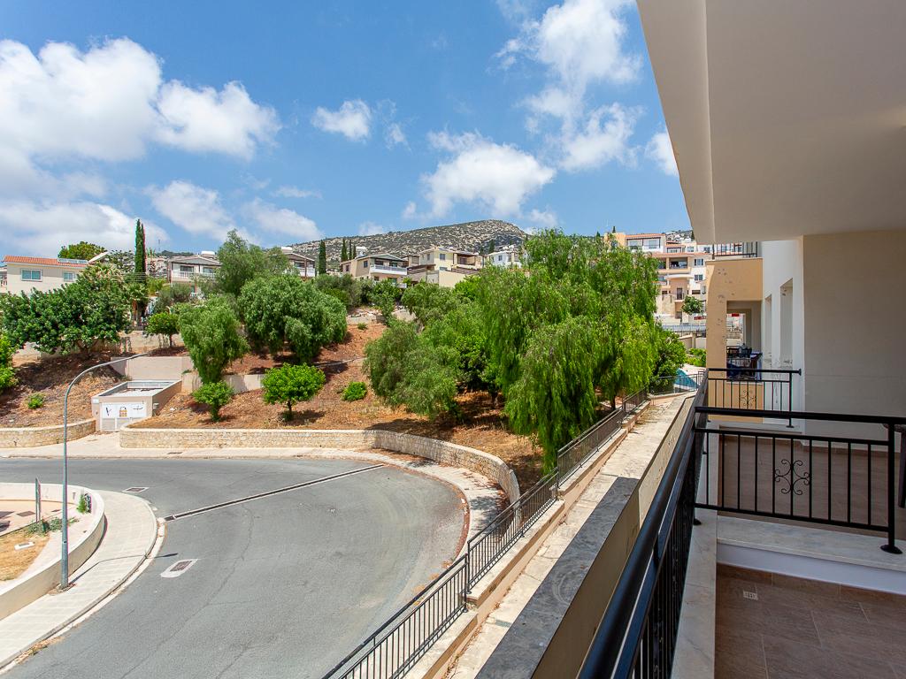 For Sale: 2-Bedroom Apartment in Peyia, Paphos image 3