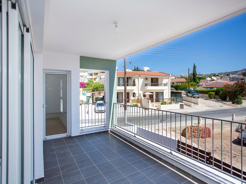 Two-Bedroom Apartment - Peyia, Paphos image 4