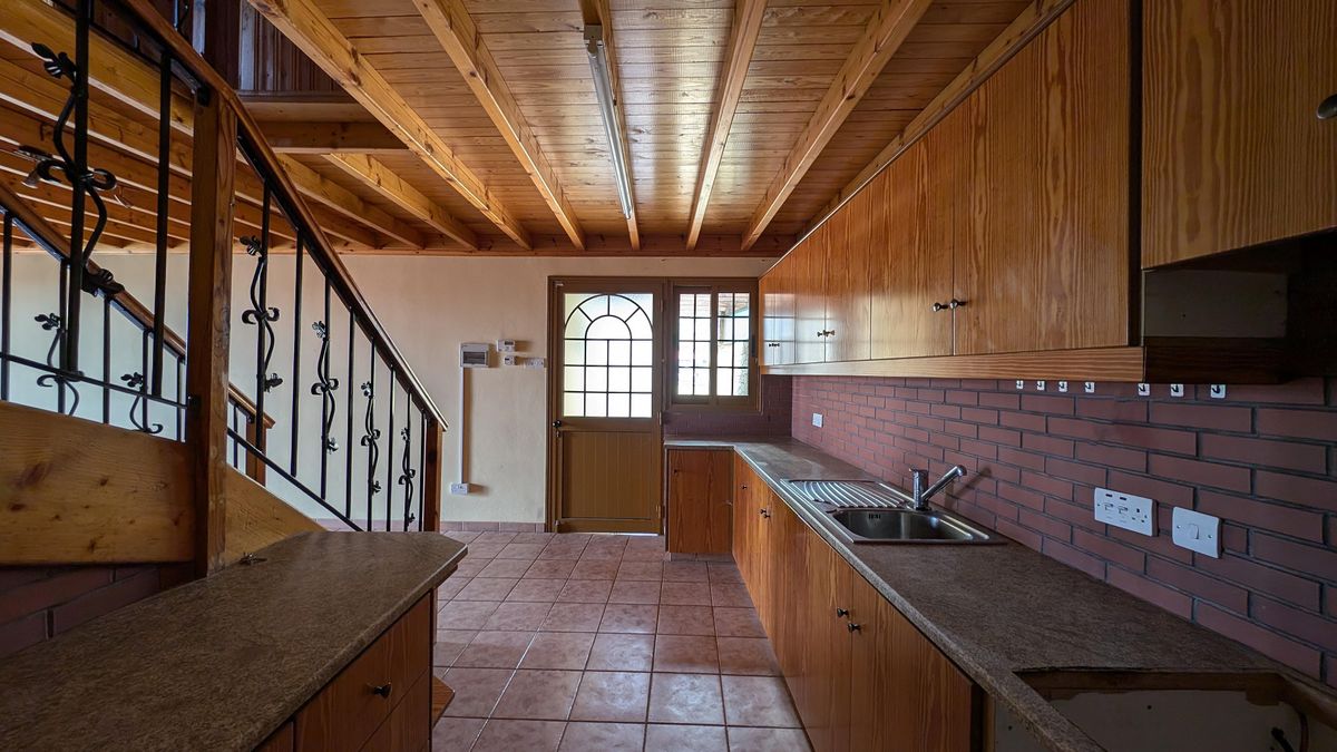 Three-storey building in Chandria, Limassol image 10