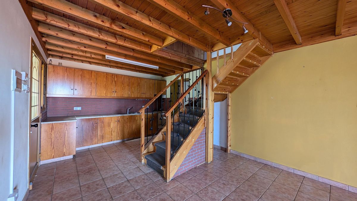 Three-storey building in Chandria, Limassol image 2