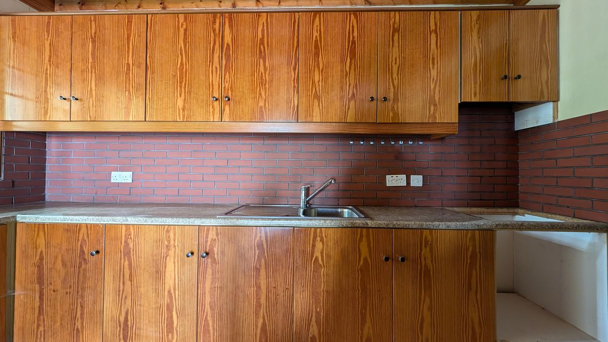 Three-storey building in Chandria, Limassol image 3