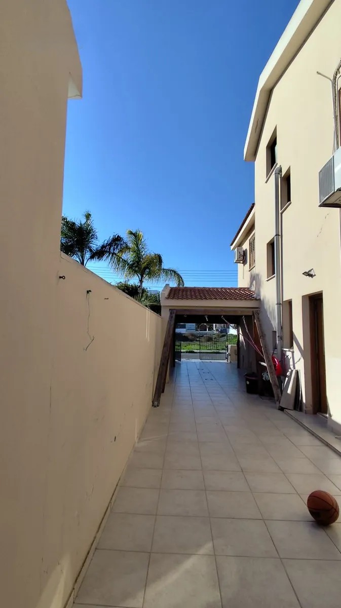 Excellent 4-Bedroom House for Sale – Lakatamia image 19