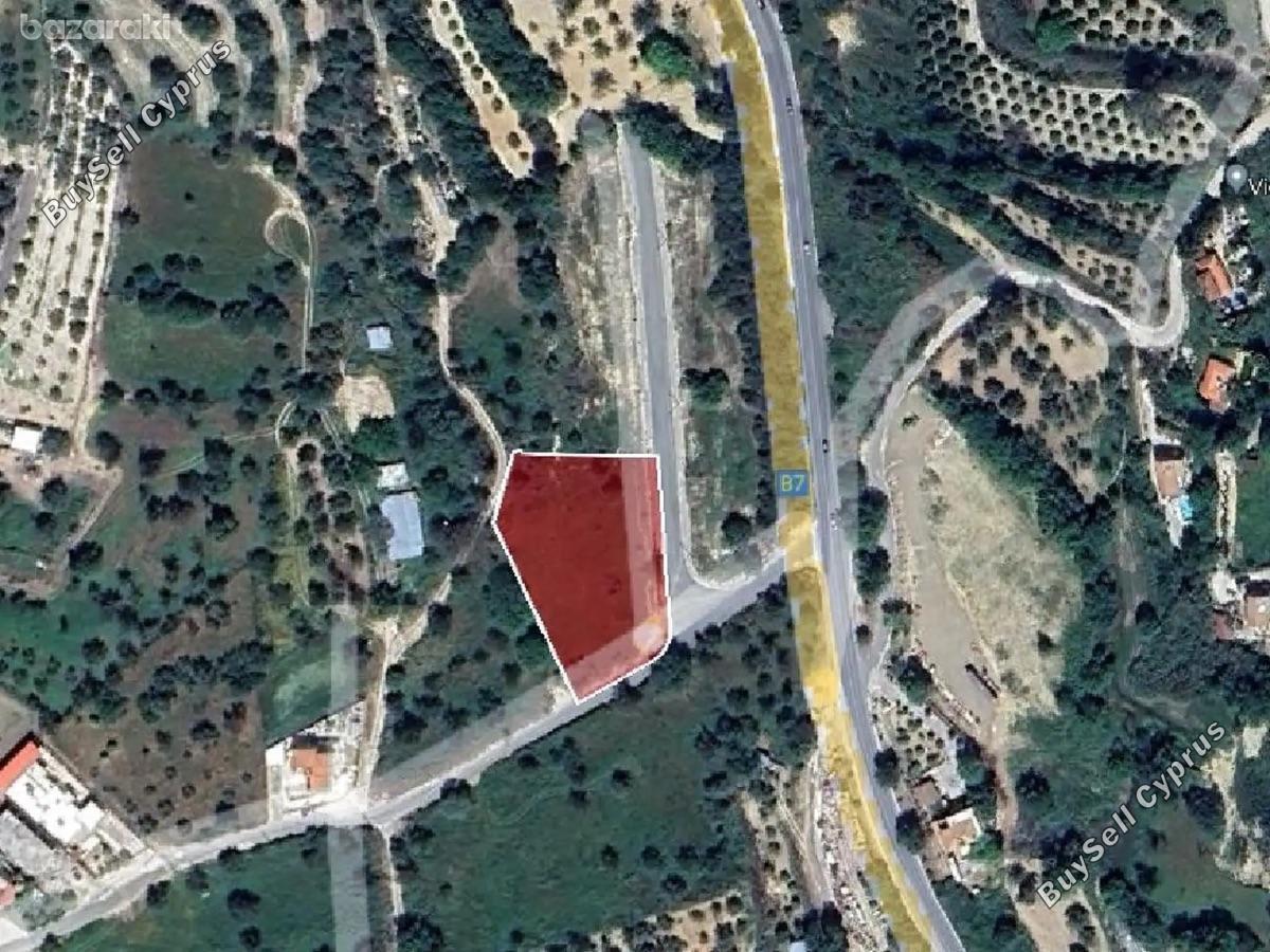 Plot Giolou, Paphos image 3