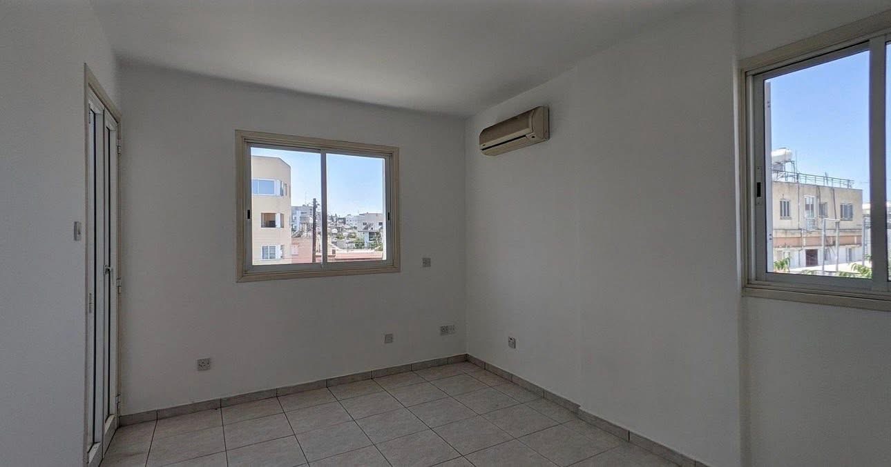 2 bedroom apartment, Aglanzia image 8