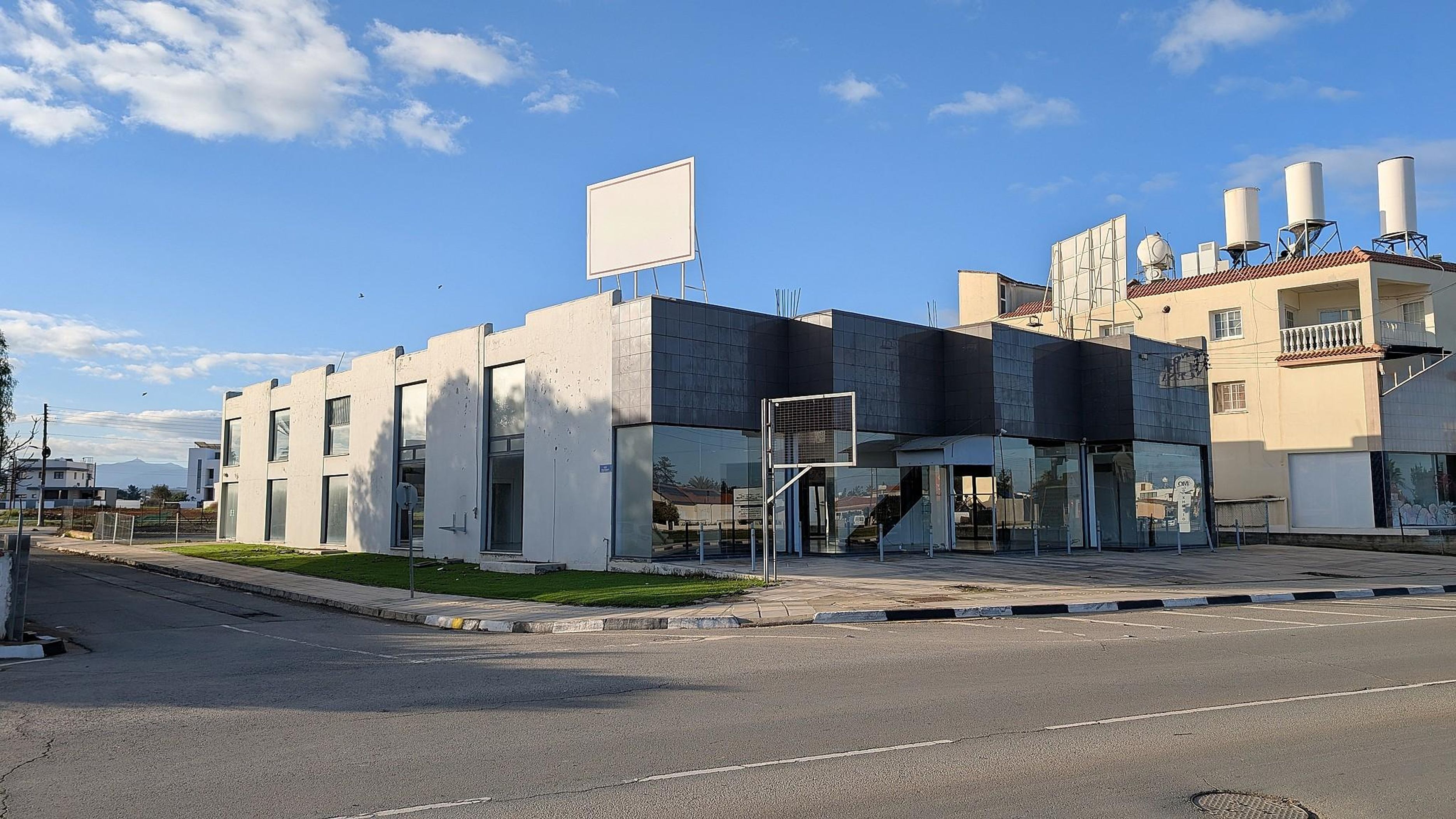 Commercial Building for Sale – Kokkinotrimithia, Nicosia image 9