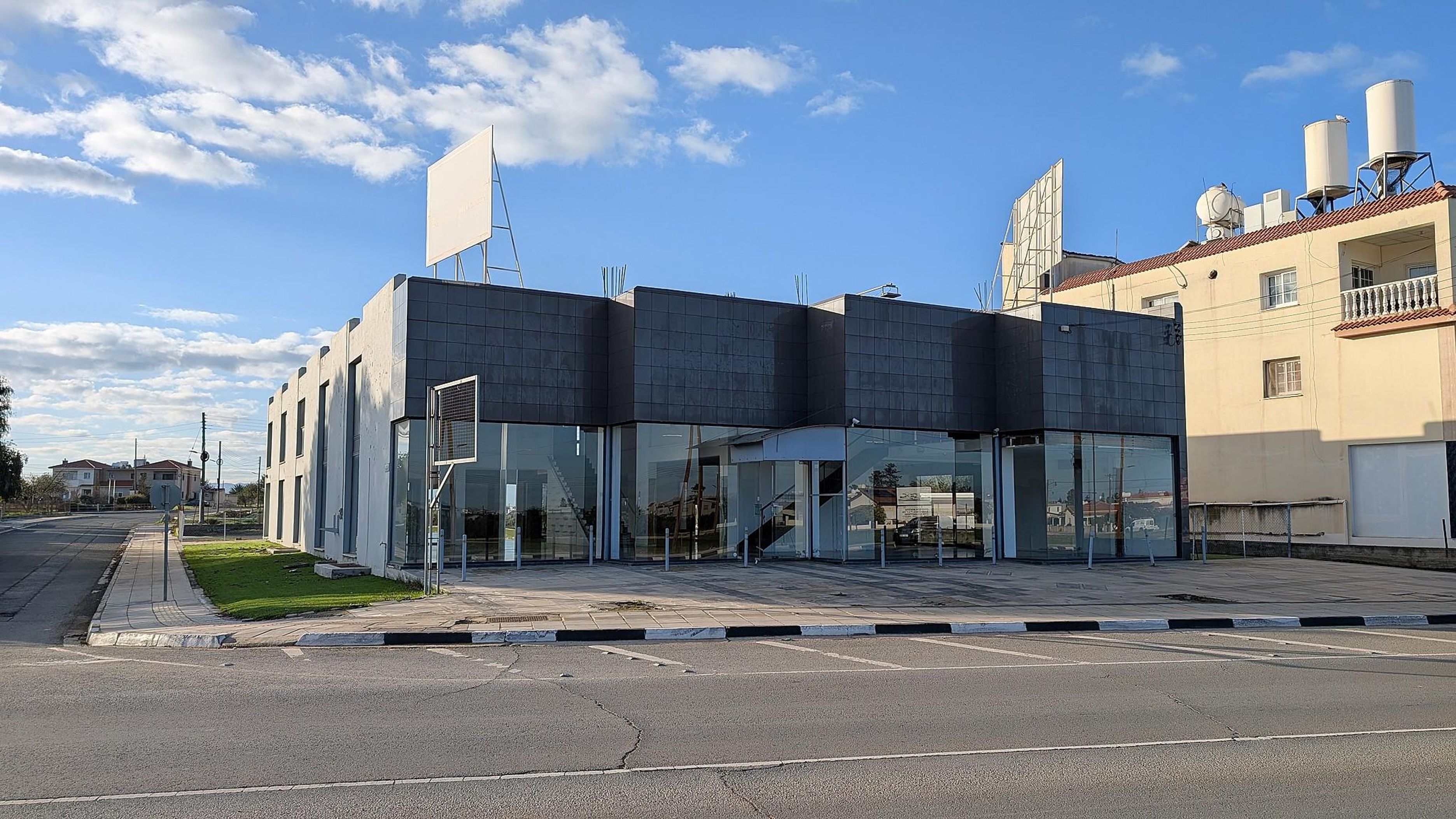 Commercial Building for Sale – Kokkinotrimithia, Nicosia image 11