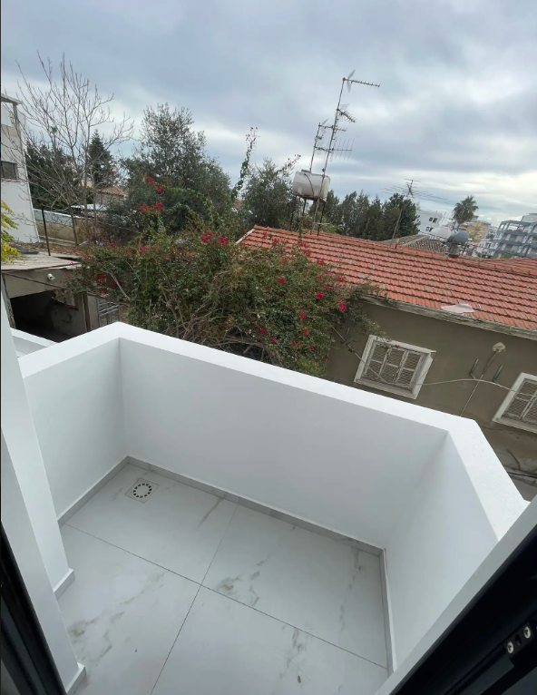 Spacious 2 En-Suite Bedroom Apartment + Guest WC , Central Nicosia - Near Famagusta Gate image 4