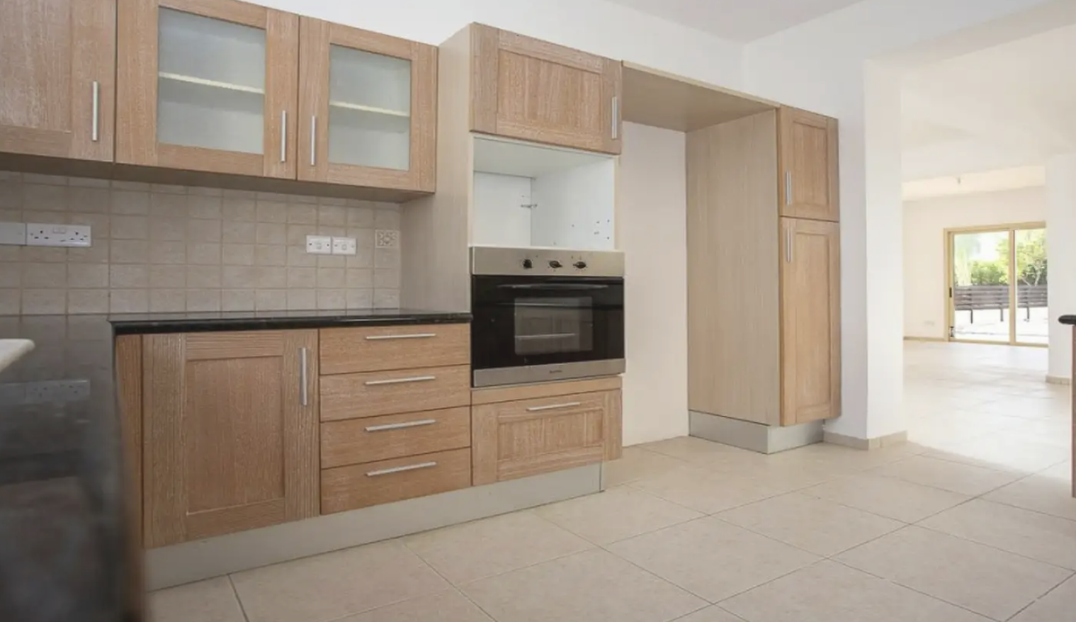 Detached 3-Bedroom House with Private Pool - Mandria, Limassol District image 6