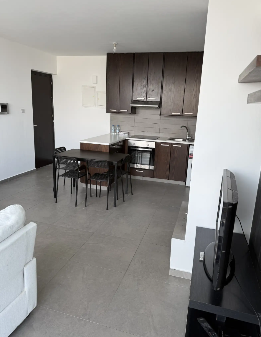 1-bedroom apartment image 3