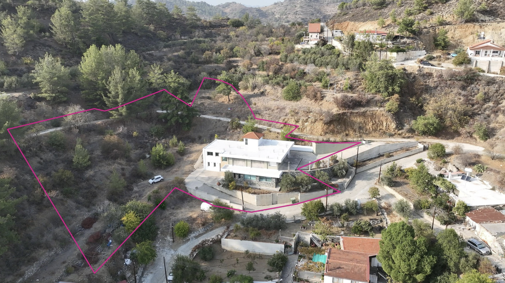 Spacious Two-Storey Residence image 4