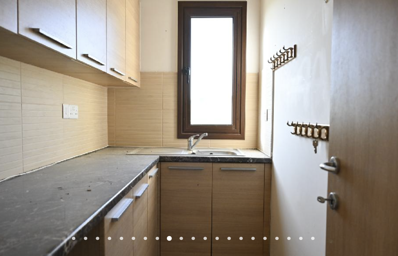 Luxury Five-Bedroom Detached Villa image 6