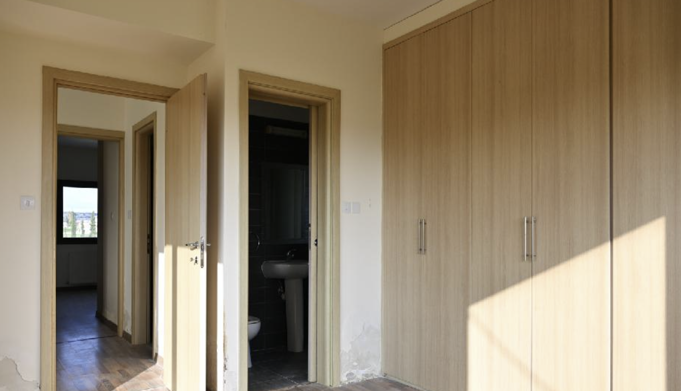 Luxury Five-Bedroom Detached Villa image 11