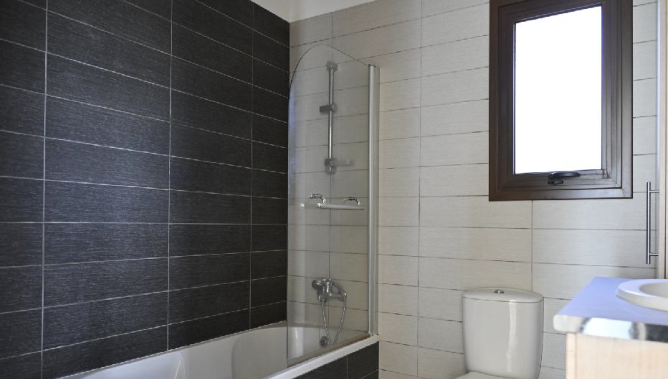 Luxury Five-Bedroom Detached Villa image 18