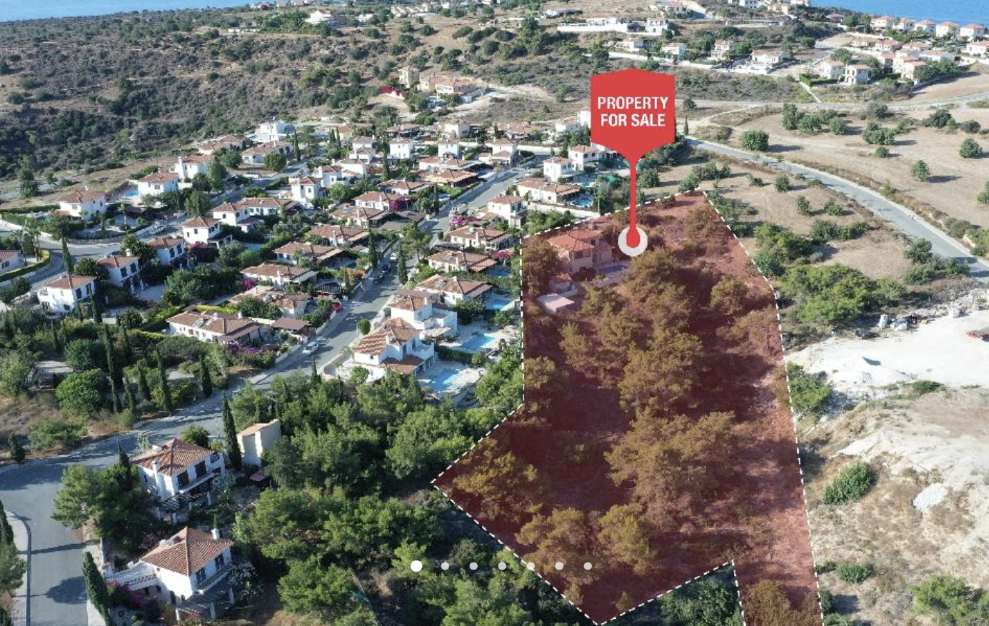 ELEGANT TWO-STOREY HOUSE WITH LARGE PLOT & POOL image 4